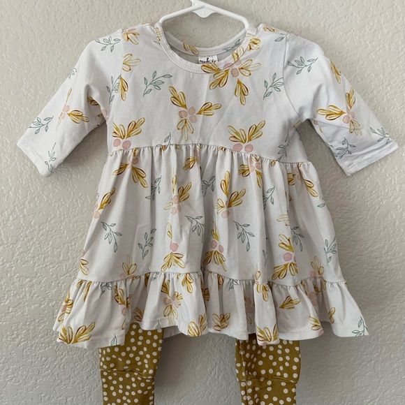 Made By Molly 3T three piece set (two peplums & one legging) - Picture 12 of 12